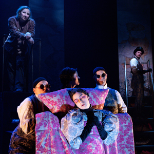 Föreställningsbild för Jernbanan, ett gästspel av Västerbottensteatern på Teater Västernorrland