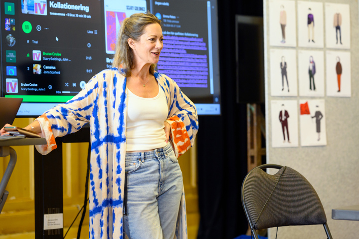 Regissör för Vi hade i alla fall tur med ramavtalet är Emma Peters