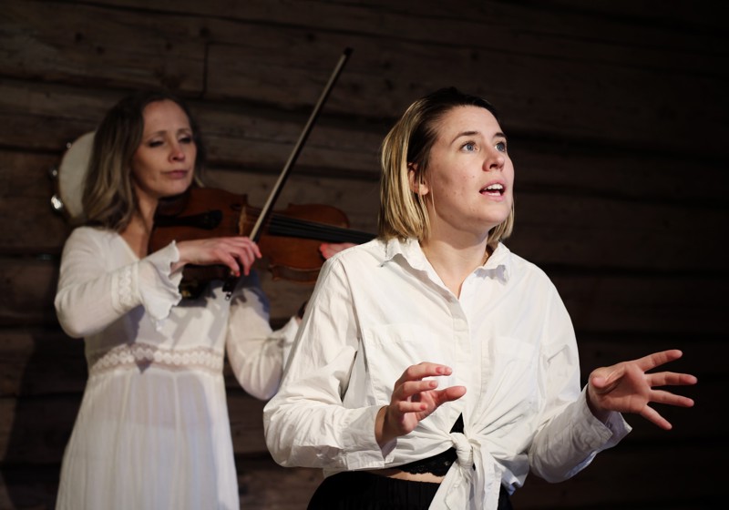 Föreställningsbild till föreställningen Beata