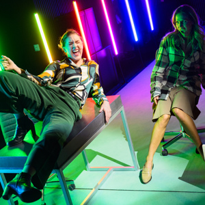 Föreställningsbild för Next to normal på Teater Västernorrland