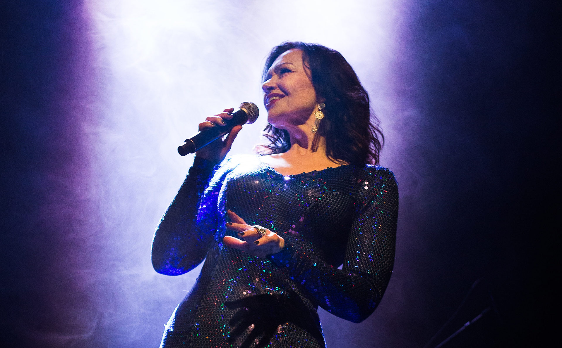 Föreställningsbild till Julfrossa med Maria Möller, på Konsertteatern Sundsvall. 